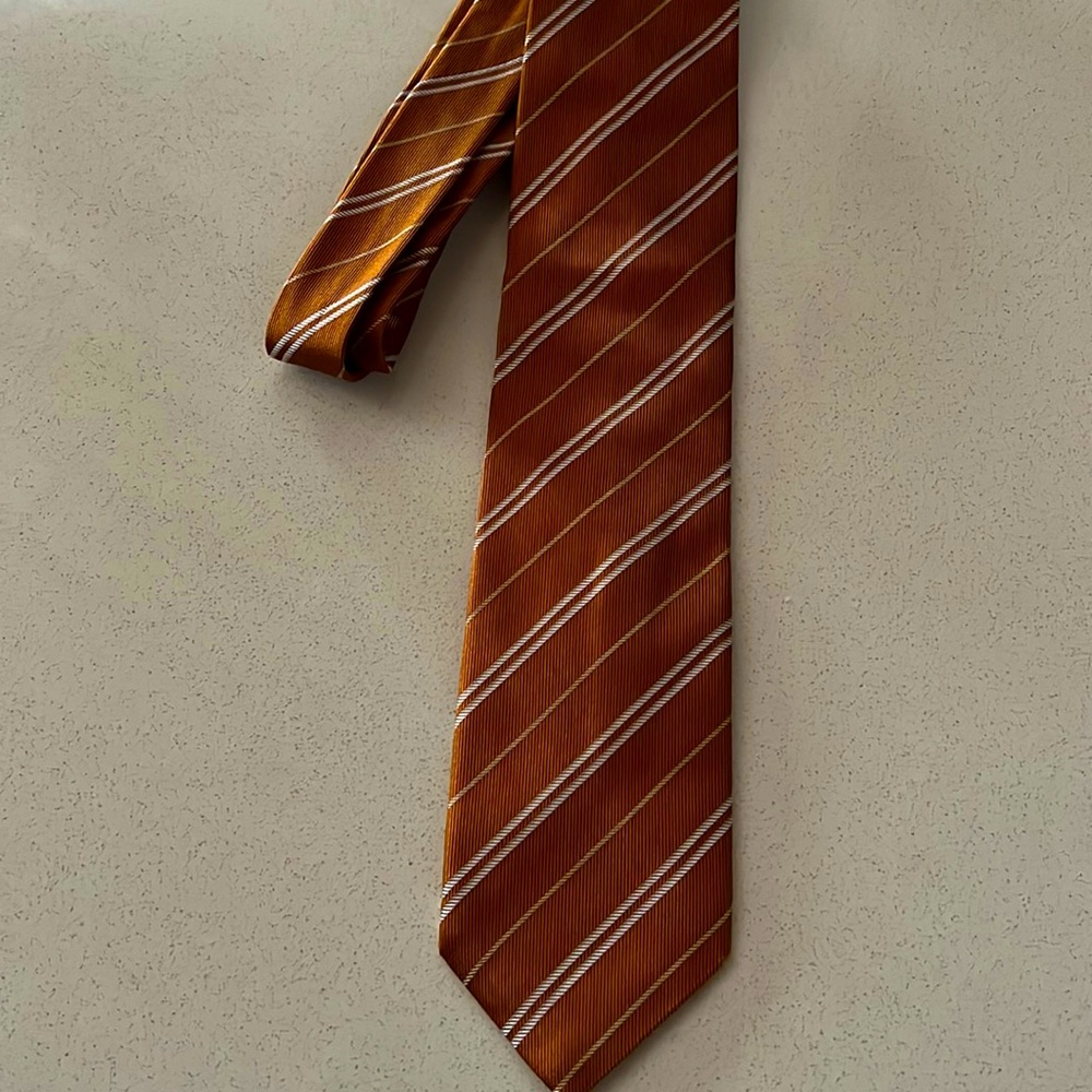Men’s Banana Republic tie. 100% silk.